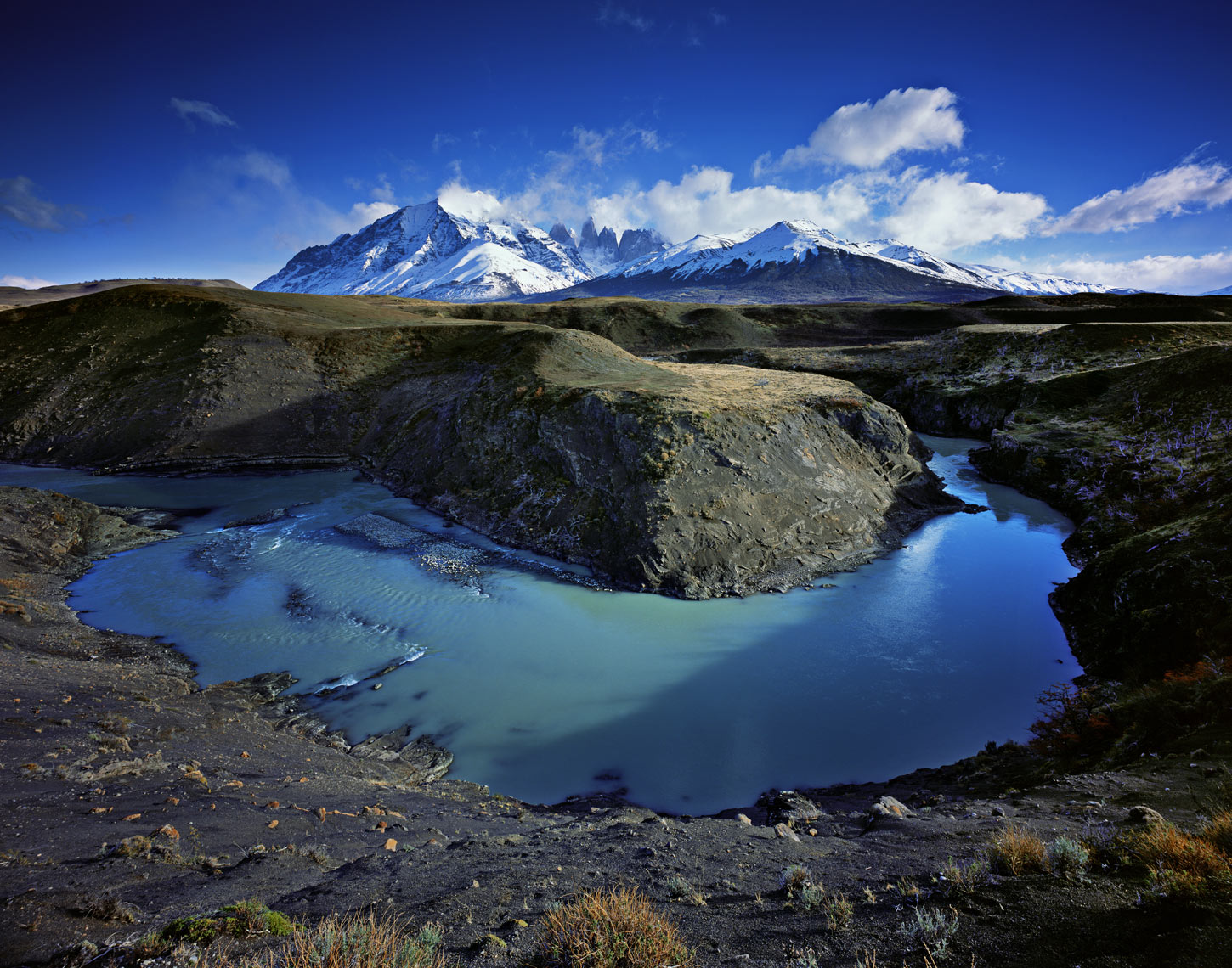 052 JA River bend with snow capped peaks